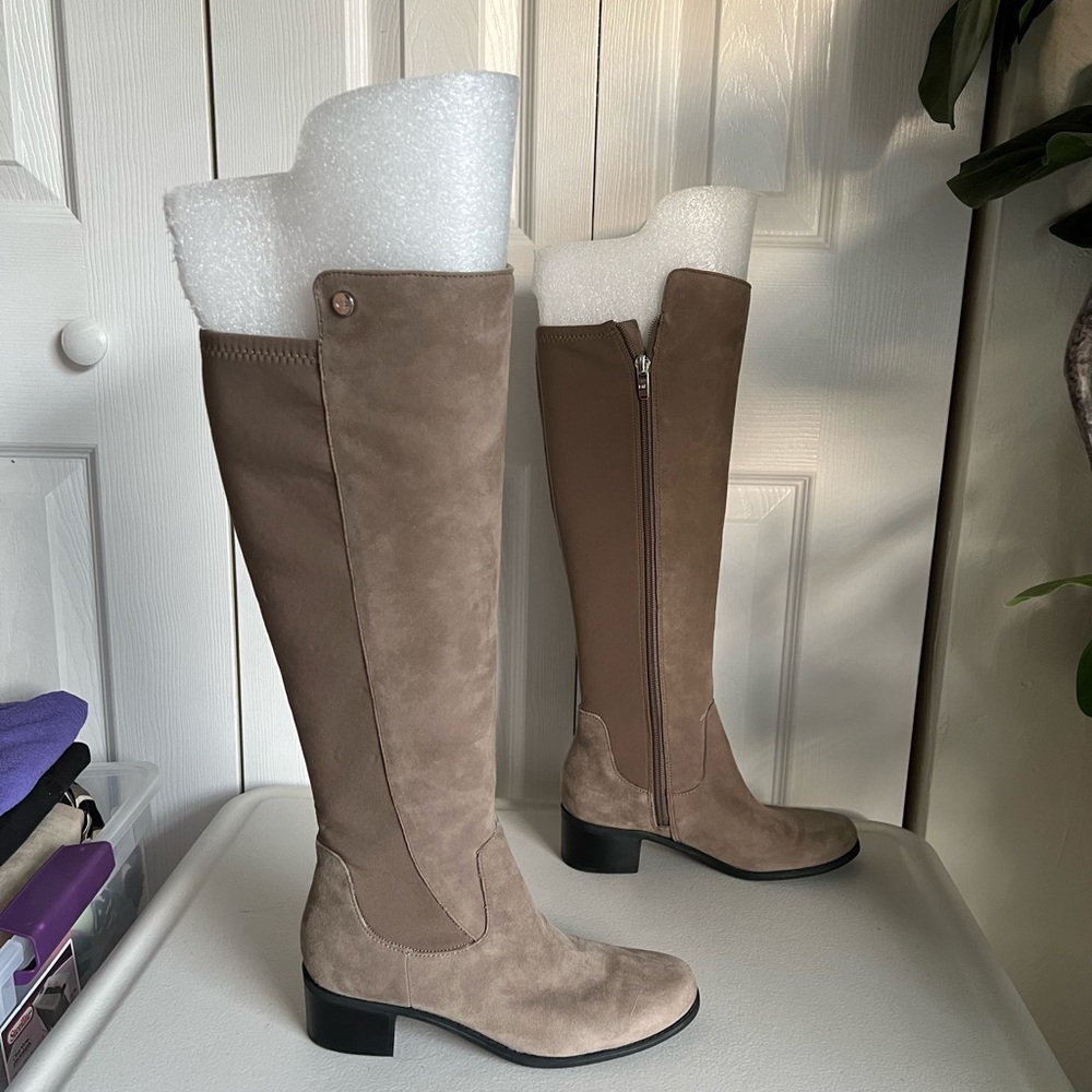 NWOB knee high Marc fisher boots